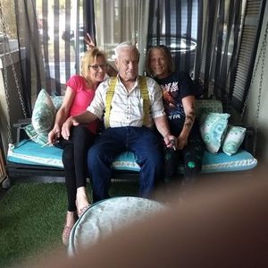 Meet your Posher, Dana